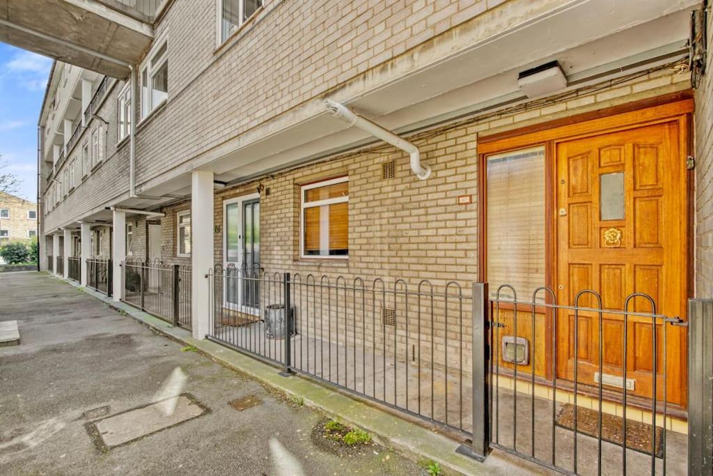 Lovely 3-Bed Clapham Common London Exterior foto